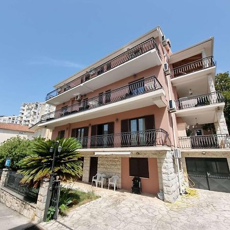 Julija 1 Apartment Igalo Bagian luar foto