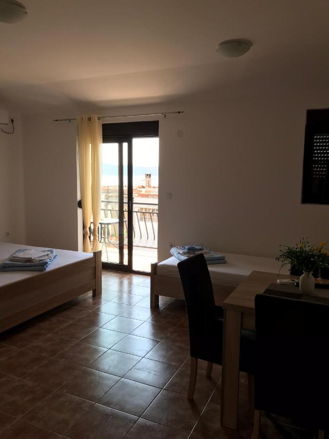 Julija 1 Apartment Igalo Bagian luar foto