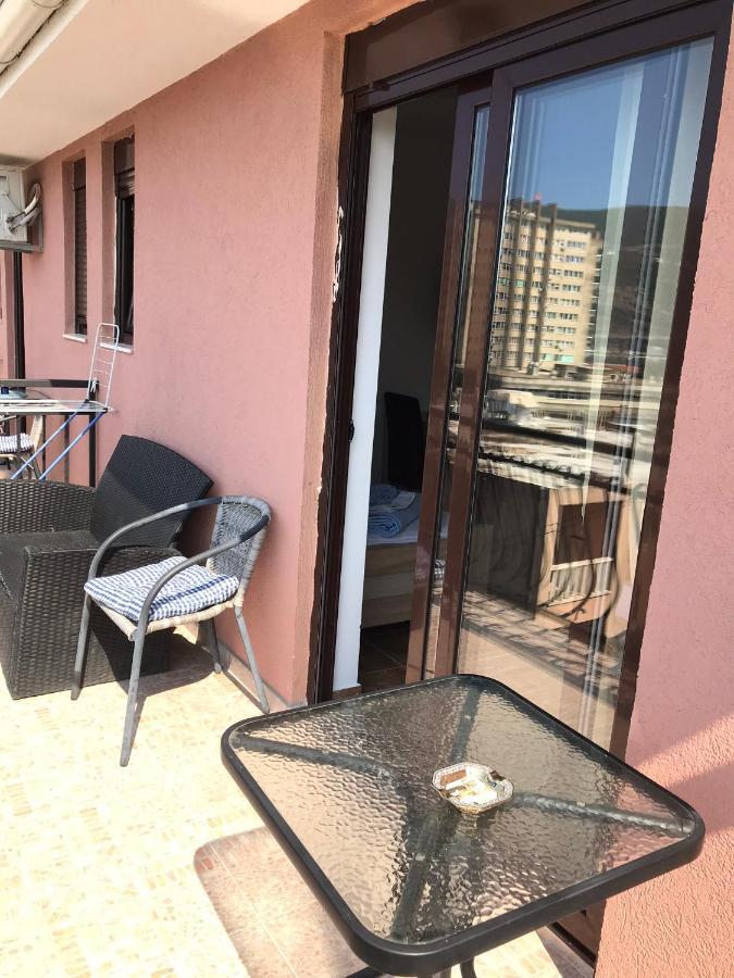 Julija 1 Apartment Igalo Bagian luar foto