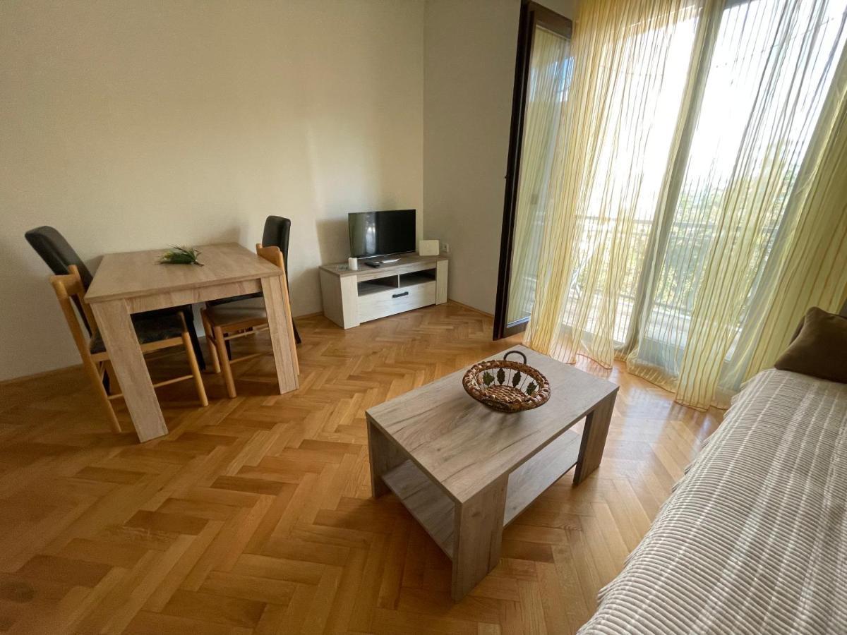 Julija 1 Apartment Igalo Bagian luar foto